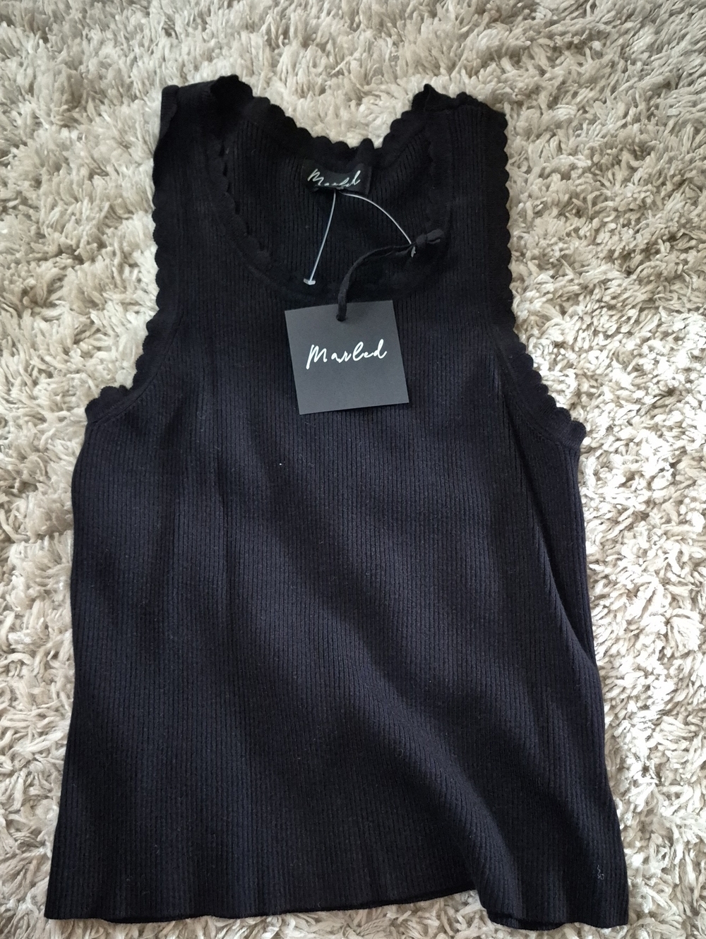 Marled Black Ribbed Scallop-Edge Tank